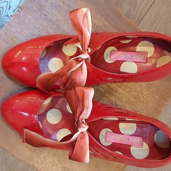 Betsey Johnson Terra pumps - Picture 3 of 12